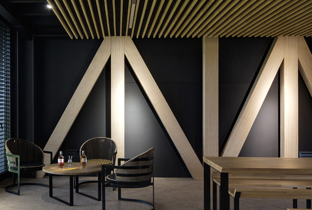 ACCUEIL-BOUTIQUE DE LA DISTILLERIE ARMORIK, Lannion I 2019